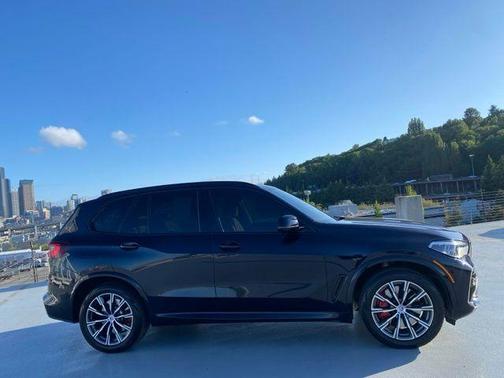 2023 BMW X5 M50i