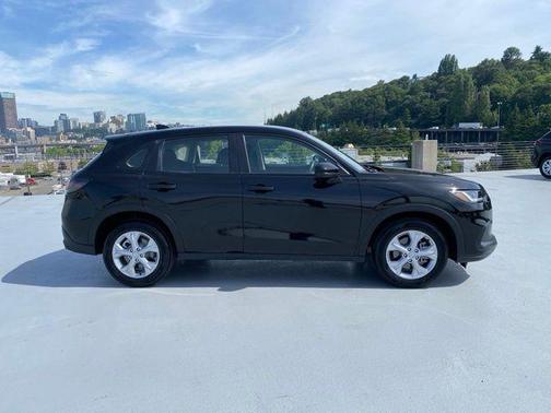Crystal Black Pearl 2023 Honda HR-V LX