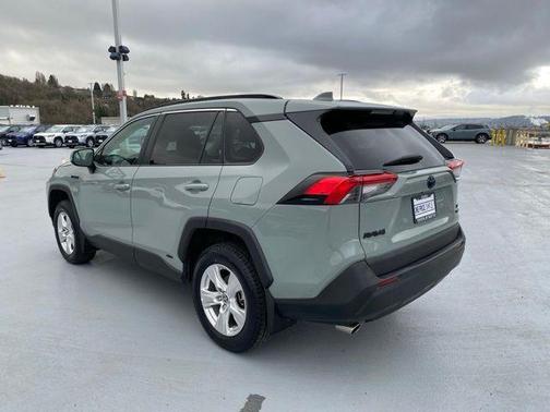 2021 Toyota RAV4 Hybrid XLE