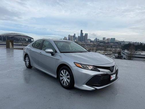 2020 Toyota Camry Hybrid LE