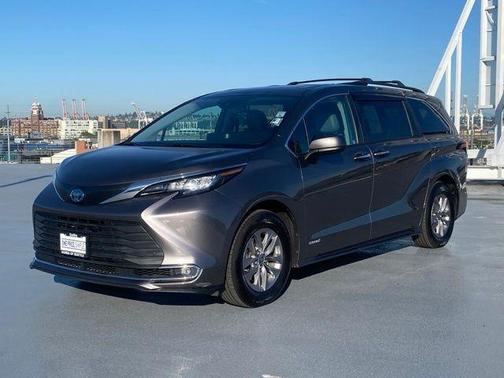Predawn Gray Mica 2021 Toyota Sienna XLE