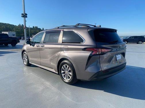 Predawn Gray Mica 2021 Toyota Sienna XLE
