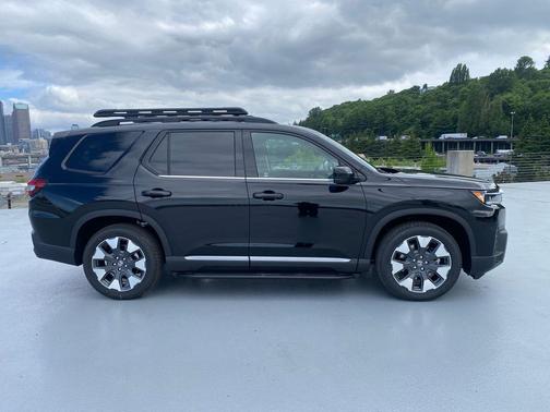Crystal Black Pearl 2026 Honda Pilot Elite