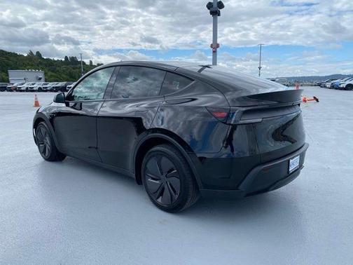 Diamond Black 2026 Tesla Model Y Long Range