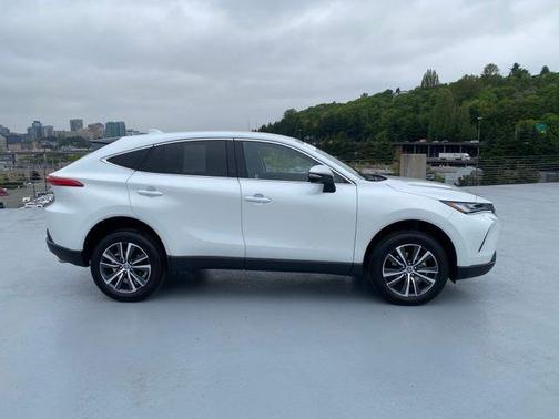 Wind Chill Pearl 2023 Toyota Venza LE