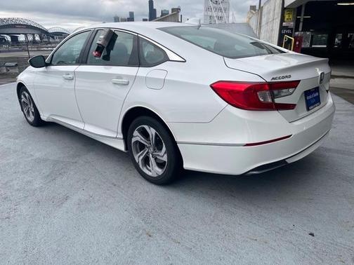 Photo 4 of 11 of 2018 Honda Accord EX-L