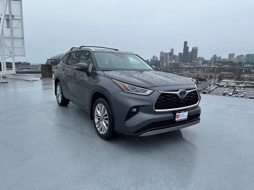 2025 Toyota Highlander Hybrid Platinum