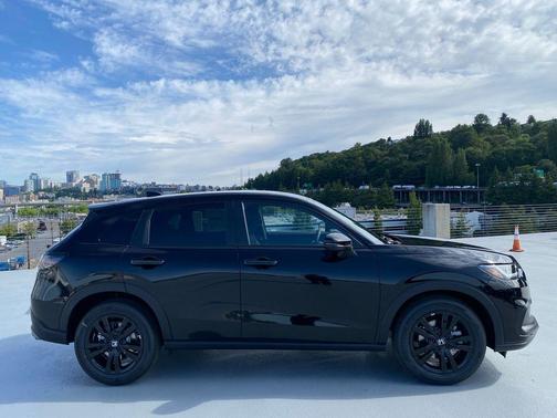Crystal Black Pearl 2026 Honda HR-V Sport