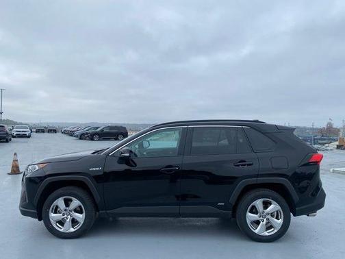 2021 Toyota RAV4 Hybrid XLE Premium