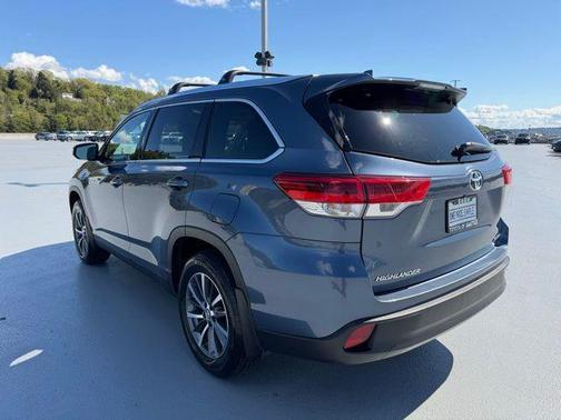 Shoreline Mist 2019 Toyota Highlander XLE