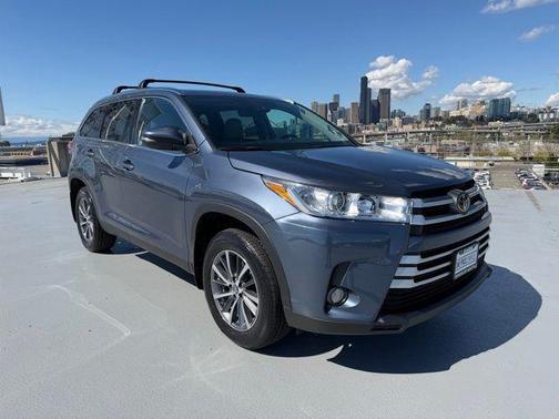 Shoreline Mist 2019 Toyota Highlander XLE