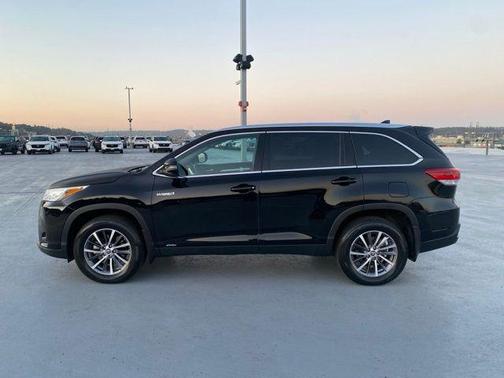 2019 Toyota Highlander Hybrid XLE