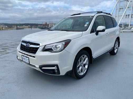 Crystal White Pearl 2018 Subaru Forester 2.5i Touring