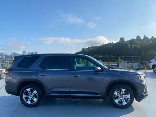 2023 Honda Pilot EX-L 8-Passenger