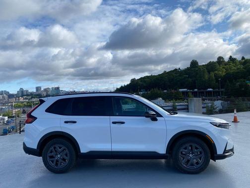 Platinum White Pearl 2026 Honda CR-V Hybrid TrailSport