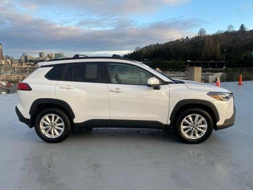 2023 Toyota Corolla Cross LE