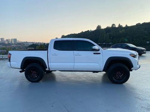 Super White 2019 Toyota Tacoma TRD Pro