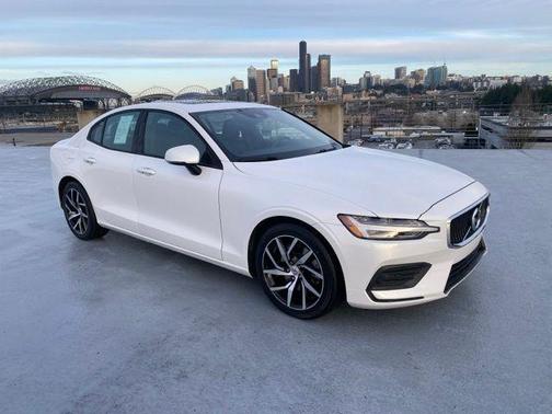 2020 Volvo S60 T5 Momentum