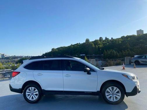 2018 Subaru Outback 2.5i