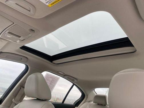 2014 INFINITI Q50 Hybrid Premium