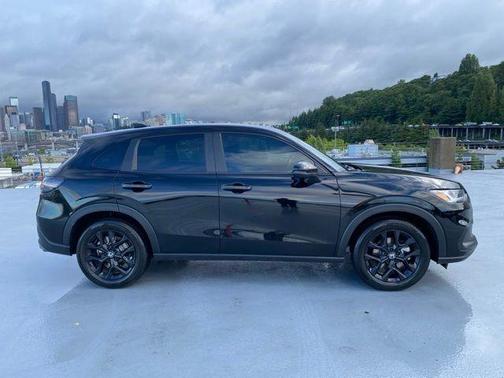 Crystal Black Pearl 2024 Honda HR-V Sport