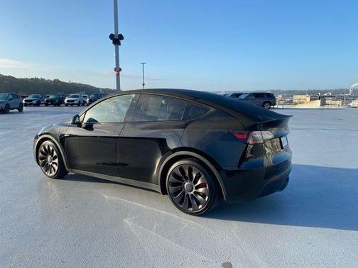2023 Tesla Model Y Performance