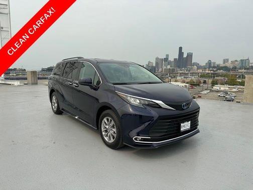 2024 Toyota Sienna XLE