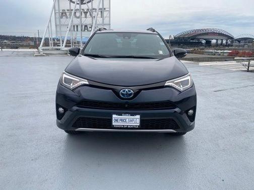 2018 Toyota RAV4 Hybrid SE