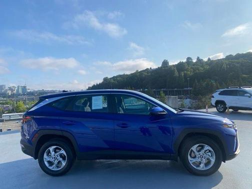 2023 Hyundai TUCSON SE