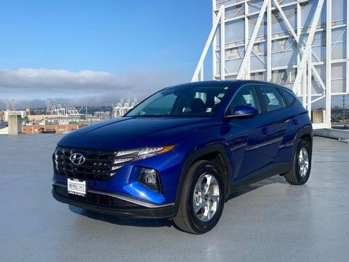 2023 Hyundai TUCSON SE