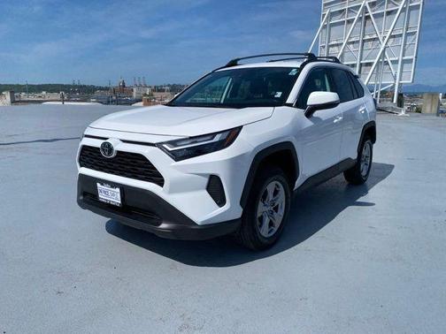 Ice 2024 Toyota RAV4 XLE