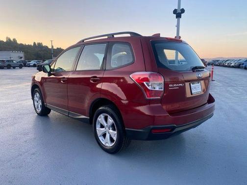 2016 Subaru Forester 2.5i