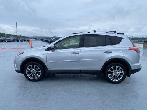 Classic Silver Metallic 2016 Toyota RAV4 Hybrid Limited