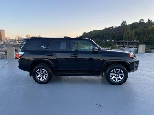 2024 Toyota 4Runner TRD Off Road