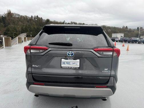 2023 Toyota RAV4 Hybrid SE