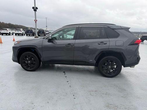 2023 Toyota RAV4 Hybrid SE