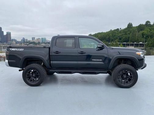 Midnight Black Metallic 2019 Toyota Tacoma TRD Off Road