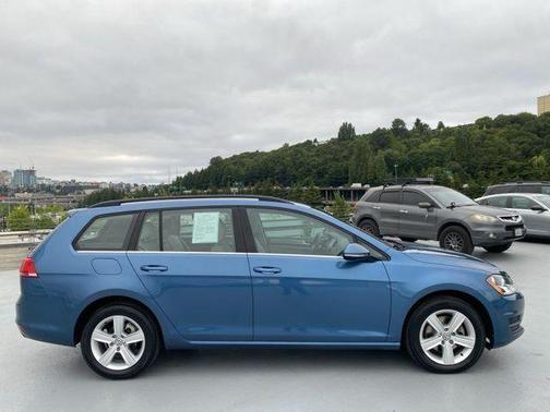 2015 Volkswagen Golf SportWagen TDI S 4-Door