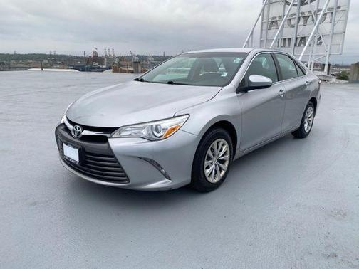 Celestial Silver Metallic 2016 Toyota Camry LE