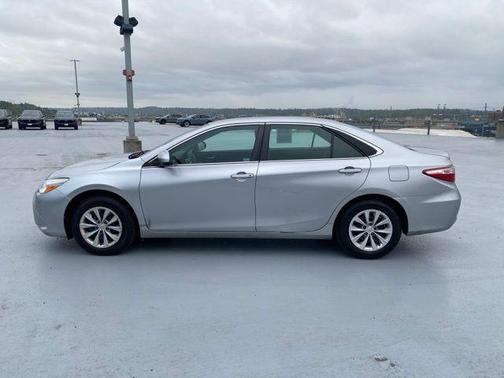 Celestial Silver Metallic 2016 Toyota Camry LE
