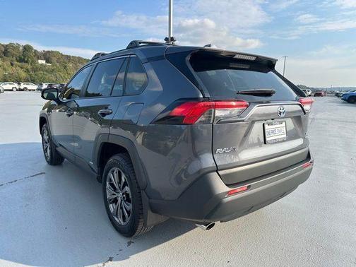 2023 Toyota RAV4 Hybrid XLE Premium