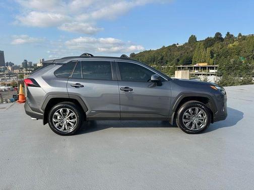 2023 Toyota RAV4 Hybrid XLE Premium