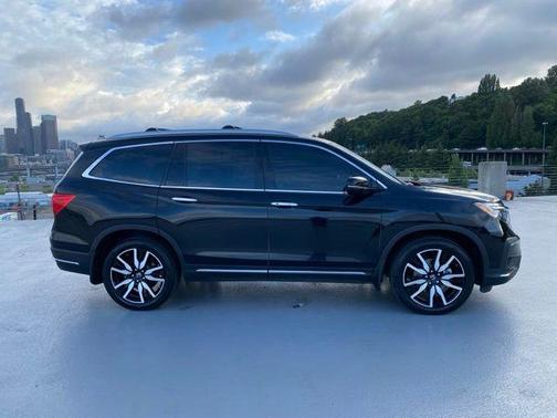 Crystal Black Pearl 2021 Honda Pilot Elite