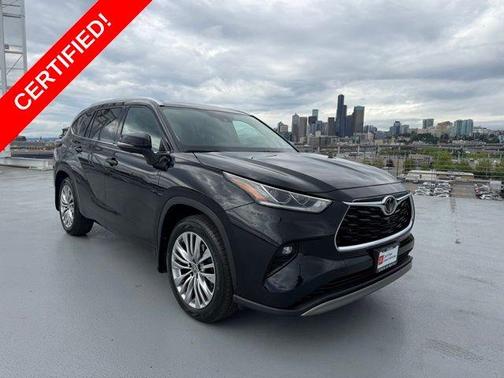 Midnight Black Metallic 2024 Toyota Highlander Platinum