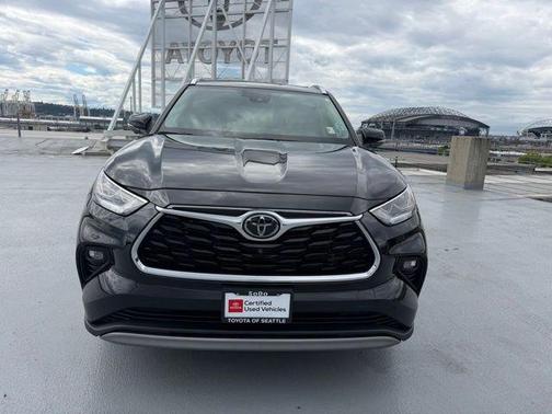 Midnight Black Metallic 2024 Toyota Highlander Platinum