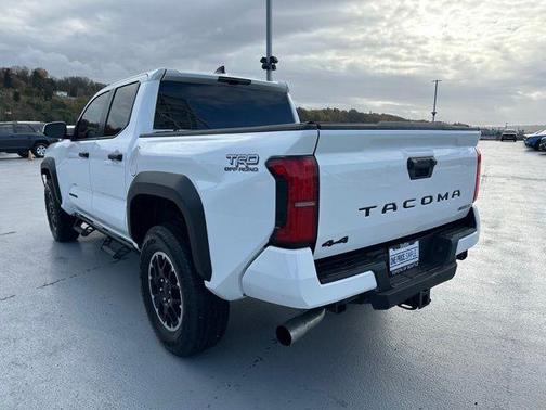 2025 Toyota Tacoma Hybrid TRD
