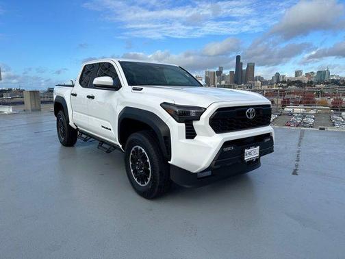 2025 Toyota Tacoma Hybrid TRD
