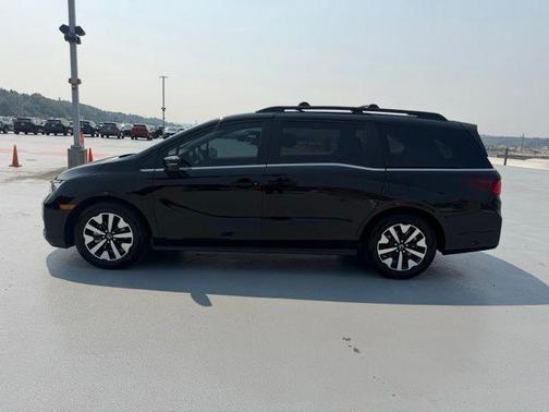Crystal Black Pearl 2025 Honda Odyssey EX-L