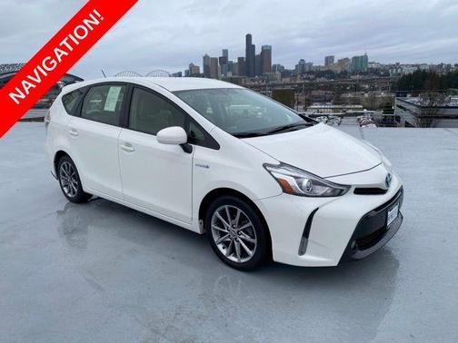 2015 Toyota Prius v Five