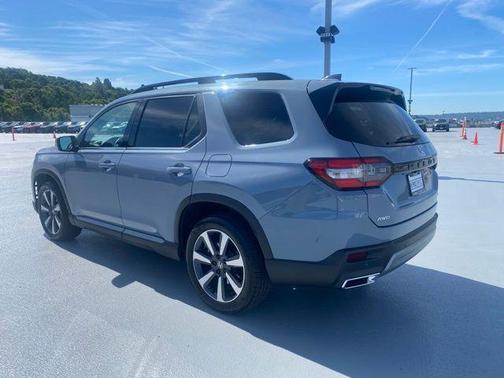 Sonic Gray Pearl 2025 Honda Pilot Touring